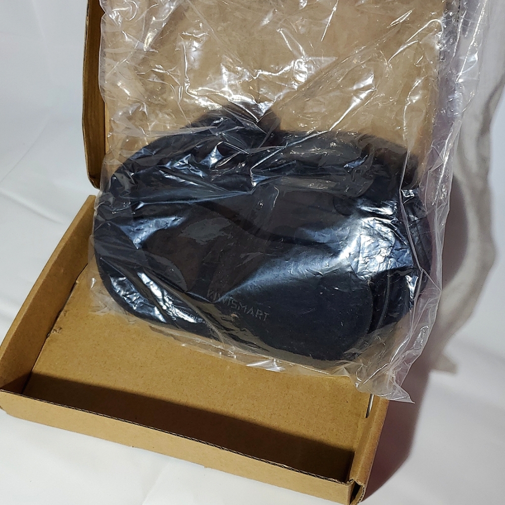 🏷5/$20🏷 KiwiSmart Q002 Oculus Quest Silicone Cover - Picture 2 of 4